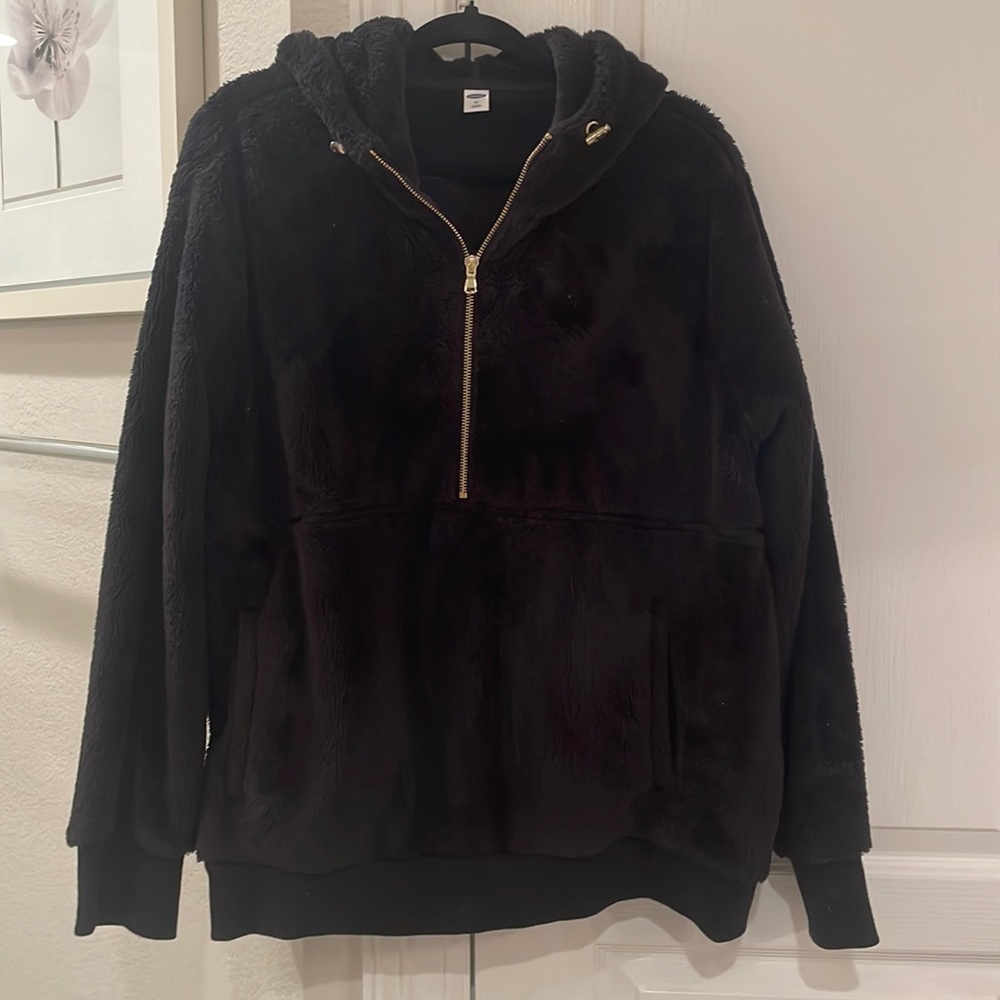 Black Old Navy hooded fleece